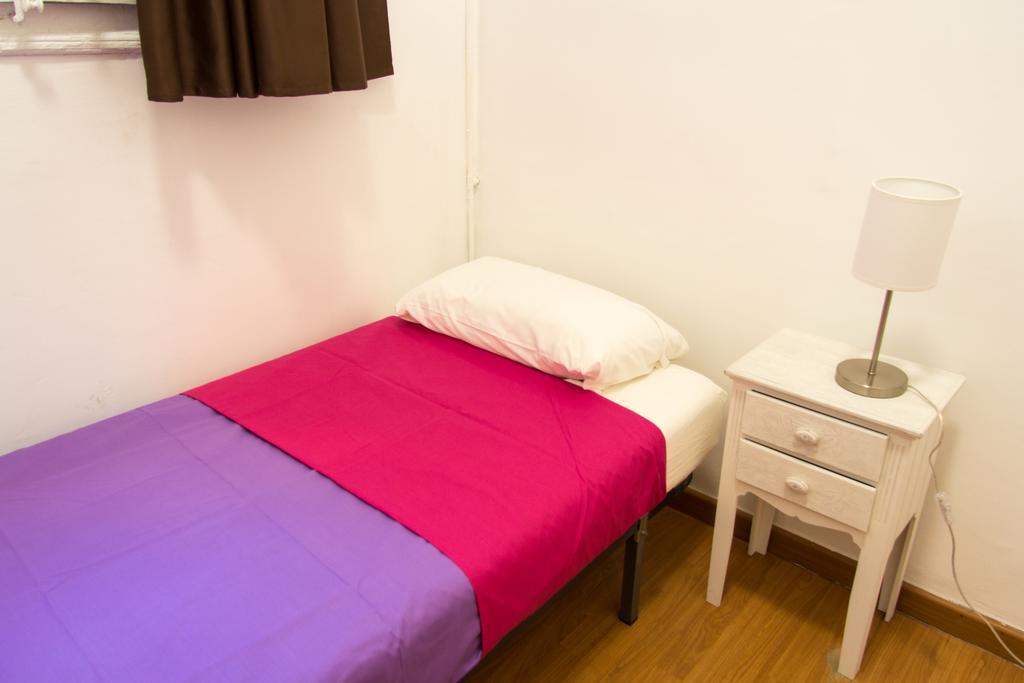 Hostal Mimi Las Ramblas Barcelona Exteriör bild