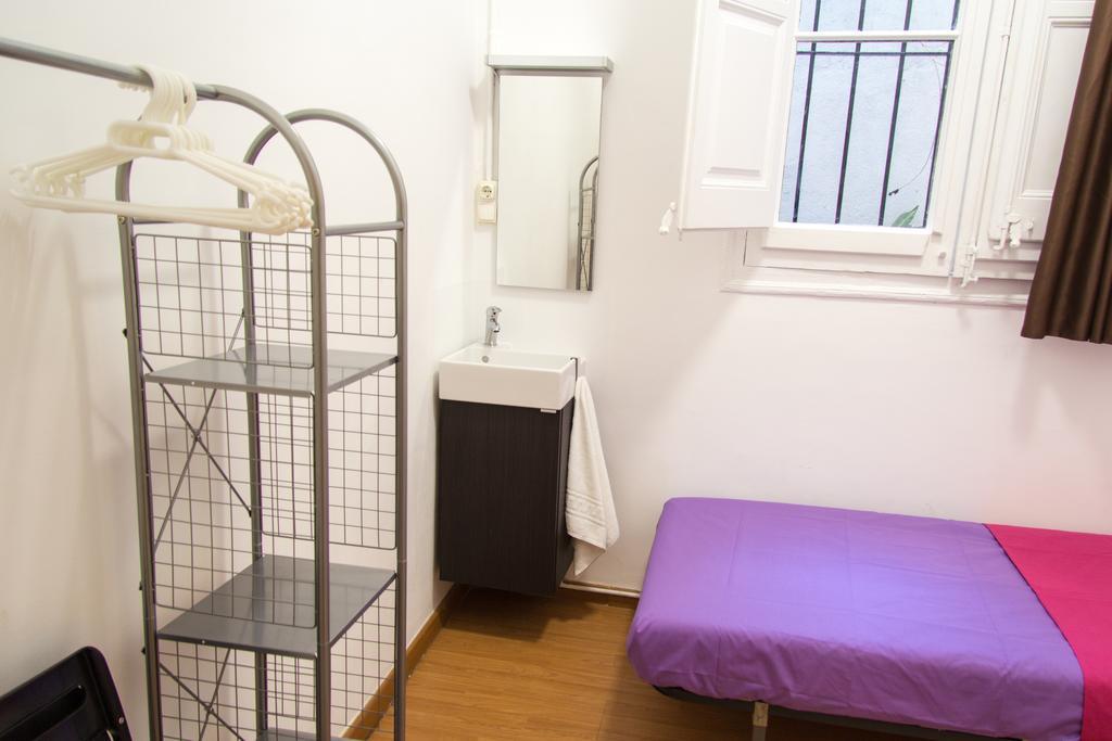 Hostal Mimi Las Ramblas Barcelona Exteriör bild
