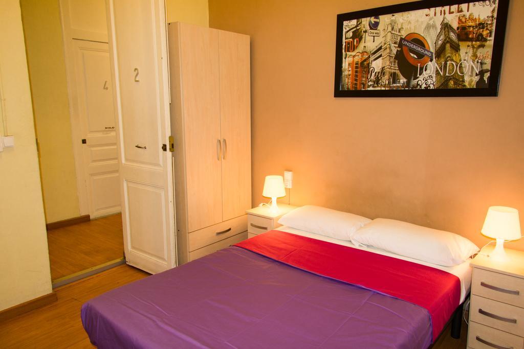 Hostal Mimi Las Ramblas Barcelona Exteriör bild