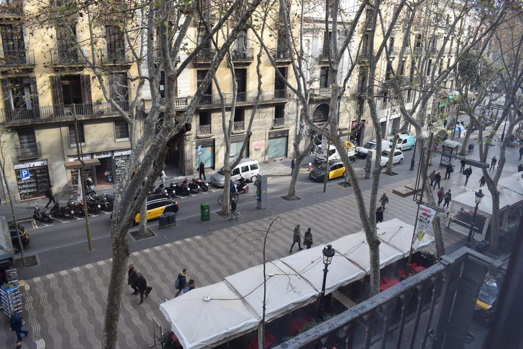 Hostal Mimi Las Ramblas Barcelona Exteriör bild