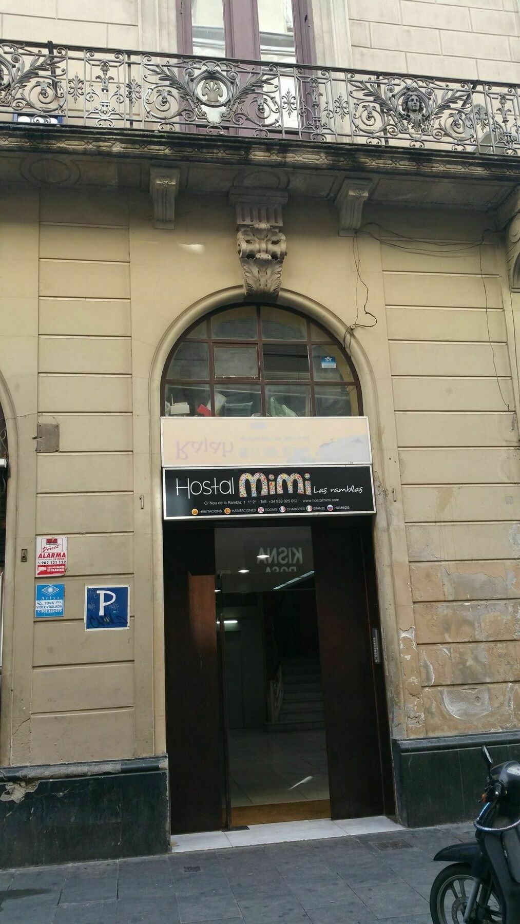 Hostal Mimi Las Ramblas Barcelona Exteriör bild