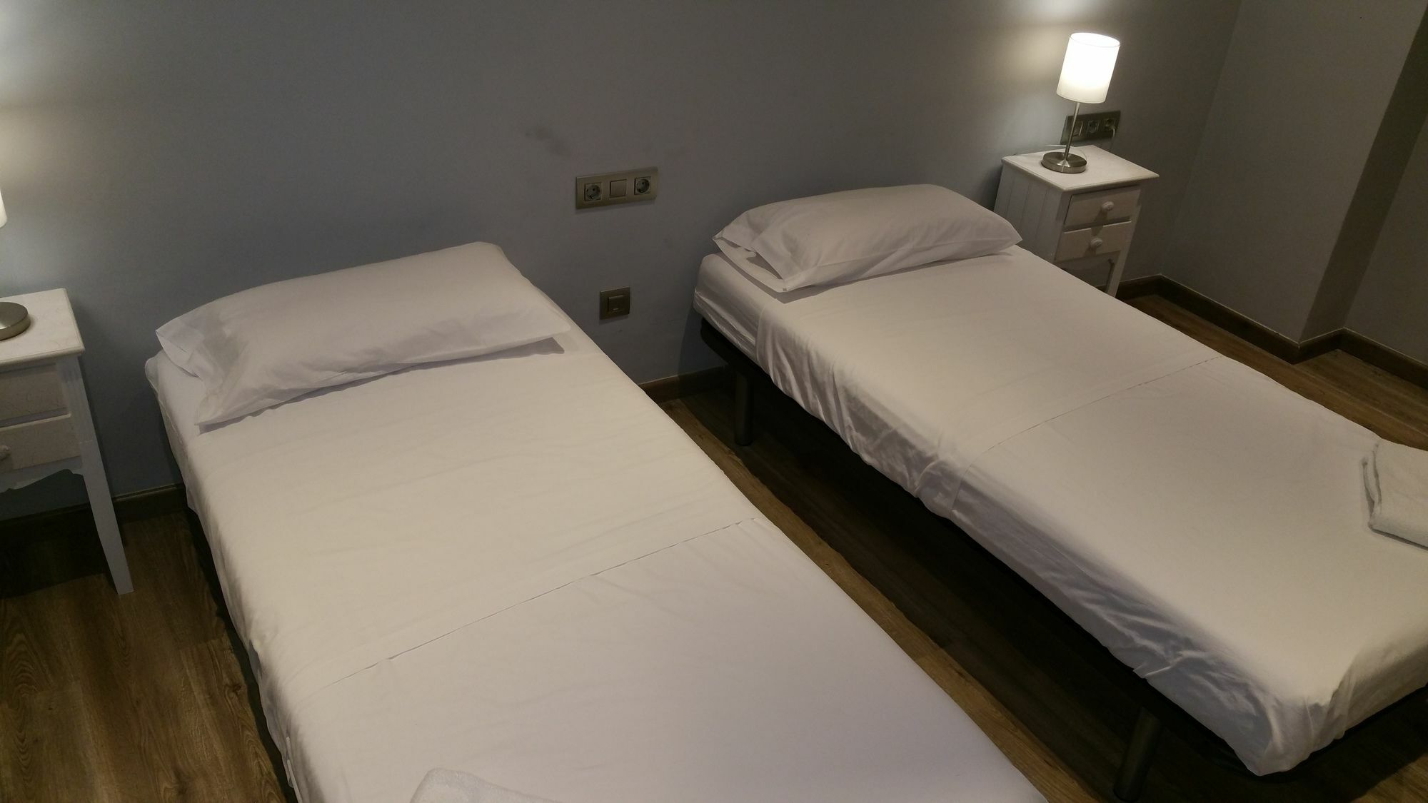 Hostal Mimi Las Ramblas Barcelona Exteriör bild