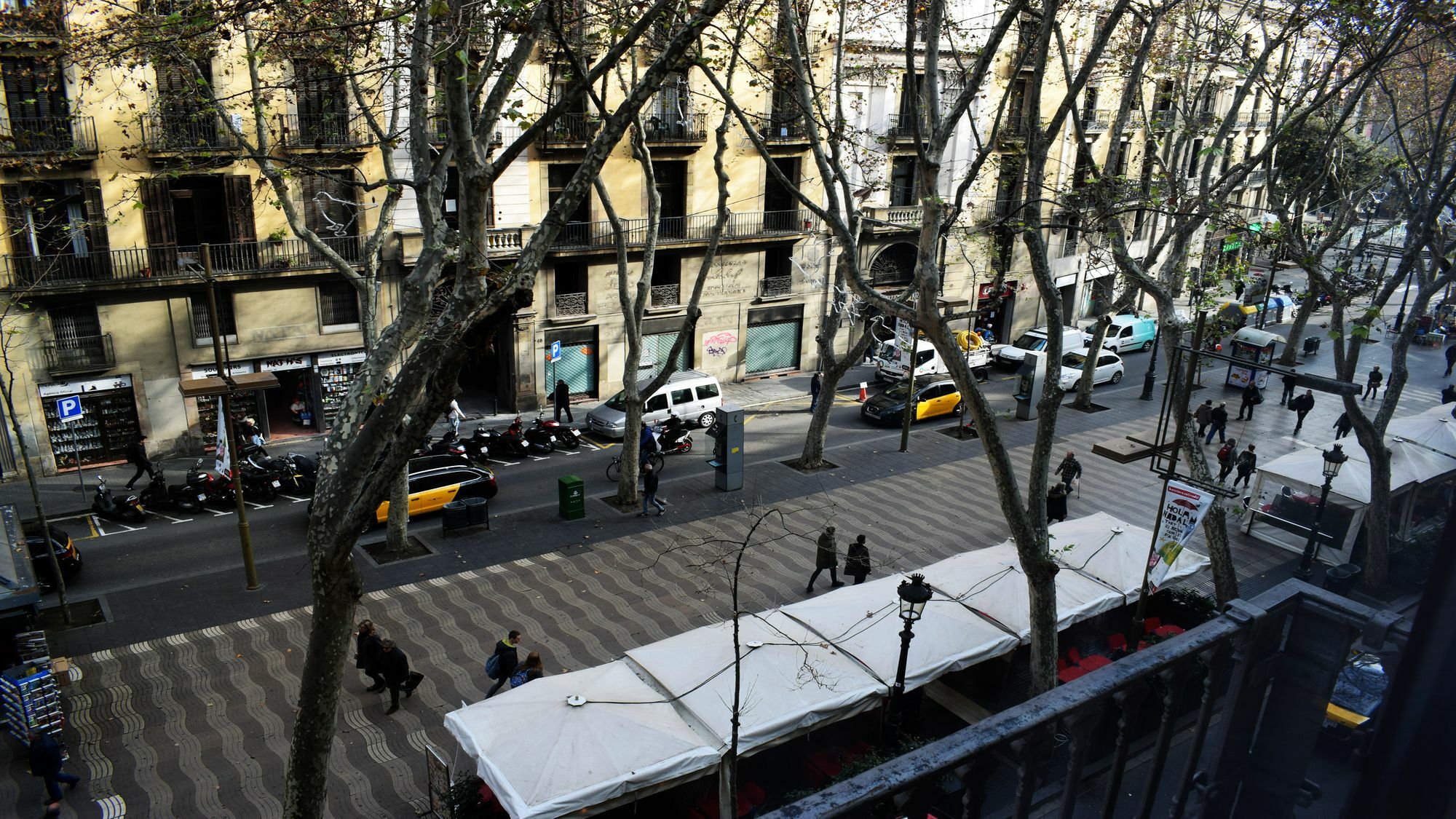 Hostal Mimi Las Ramblas Barcelona Exteriör bild