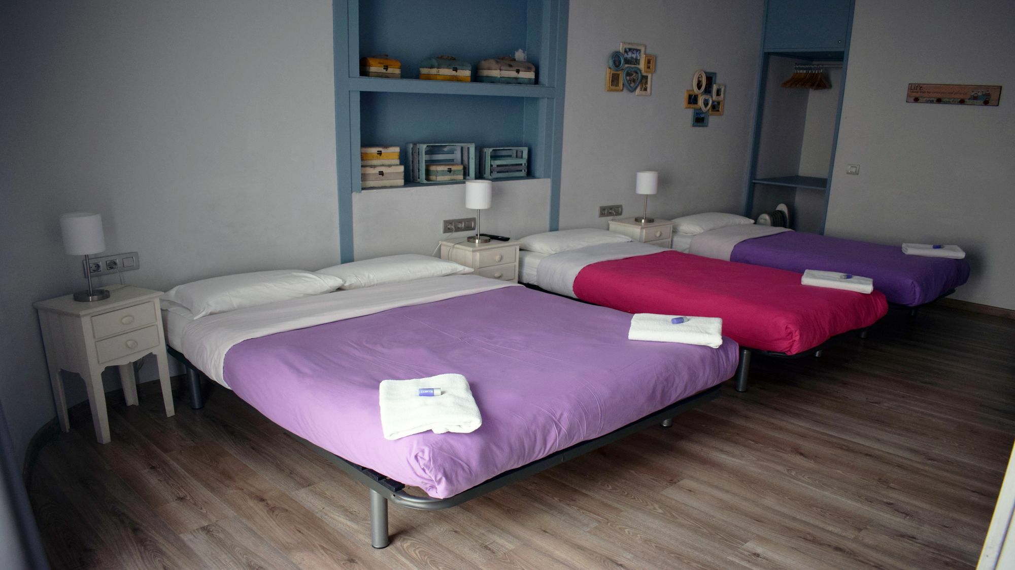 Hostal Mimi Las Ramblas Barcelona Exteriör bild