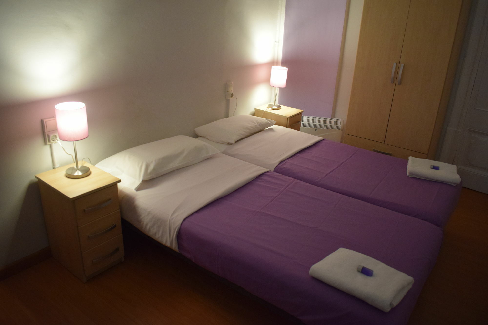 Hostal Mimi Las Ramblas Barcelona Exteriör bild