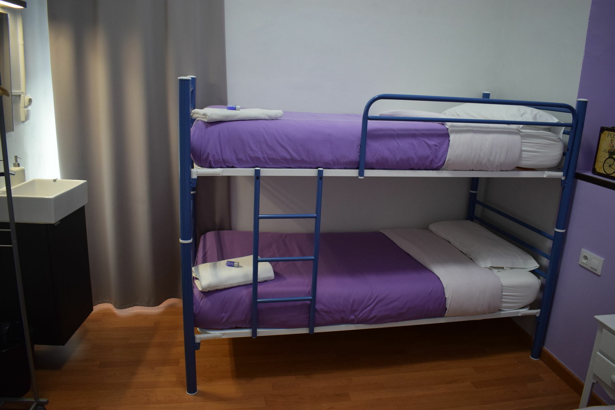 Hostal Mimi Las Ramblas Barcelona Exteriör bild
