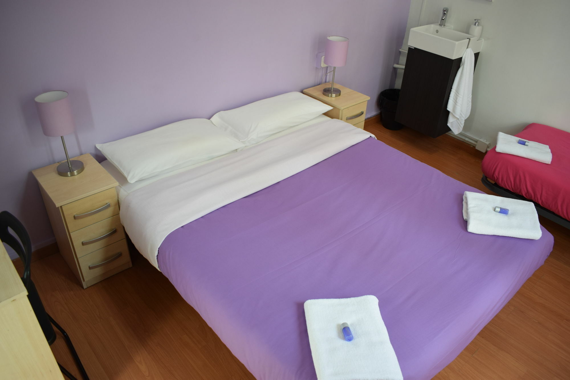 Hostal Mimi Las Ramblas Barcelona Exteriör bild